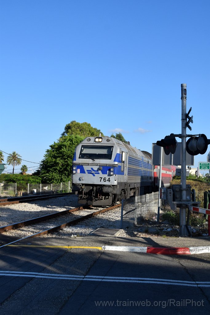 10491-0002-270926.jpg - IR JT42BW 764 / Haifa (A.L, Ziso crossing) 27.9.2026