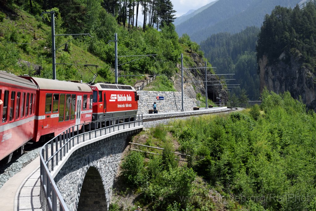 9817-0049-140625.jpg - RhB Ge 4/4''' 647 "Grüsch" / Schmitten GR Landwasserviadukt 14.6.2025