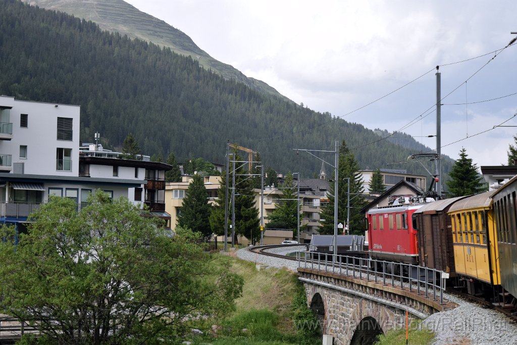 9828-0008-140625.jpg - RhB Ge 4/4' 605 "Silvretta" / Davos-Platz (Dammwegbrücke) 14.6.2025