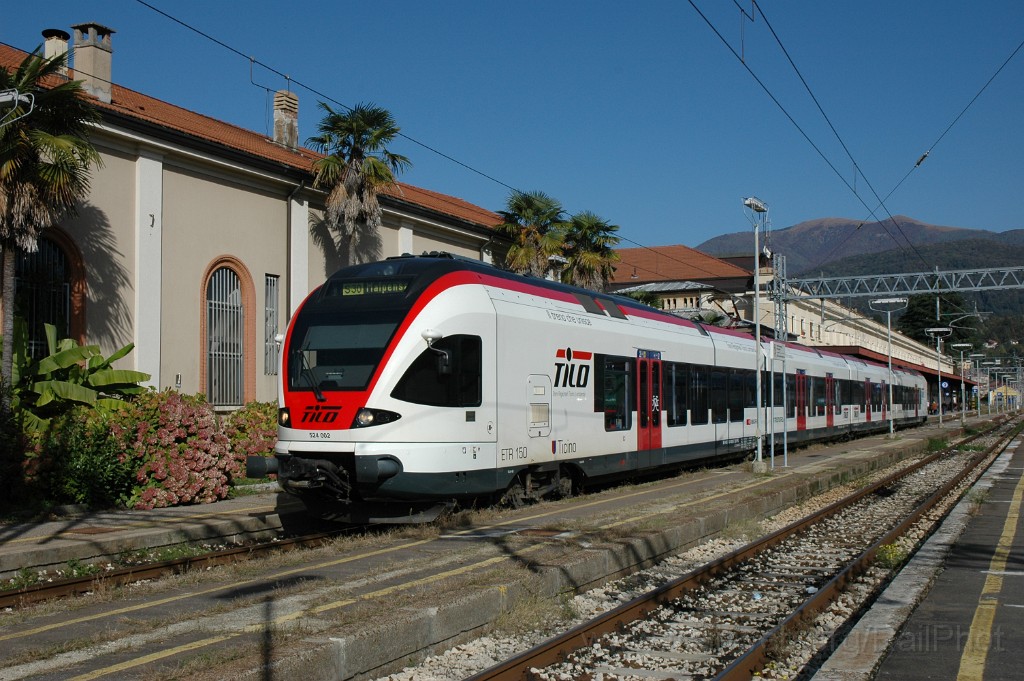 2665-0025-211012.jpg - TILO RABe 524.002 «Ticino» / Luino 21.10.2012