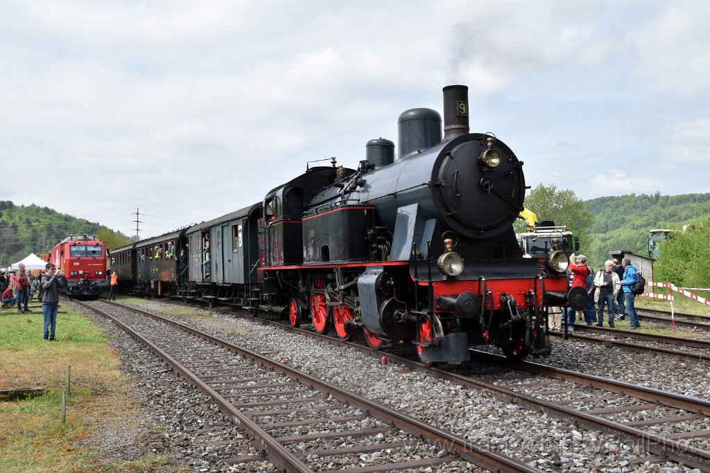 9675-0008-270425.jpg - BT Eb 3/5 9 + SBB-CFF XTmas 018 "Winterthur" / Etzwilen (Güterbahnhof) 27.4.2025