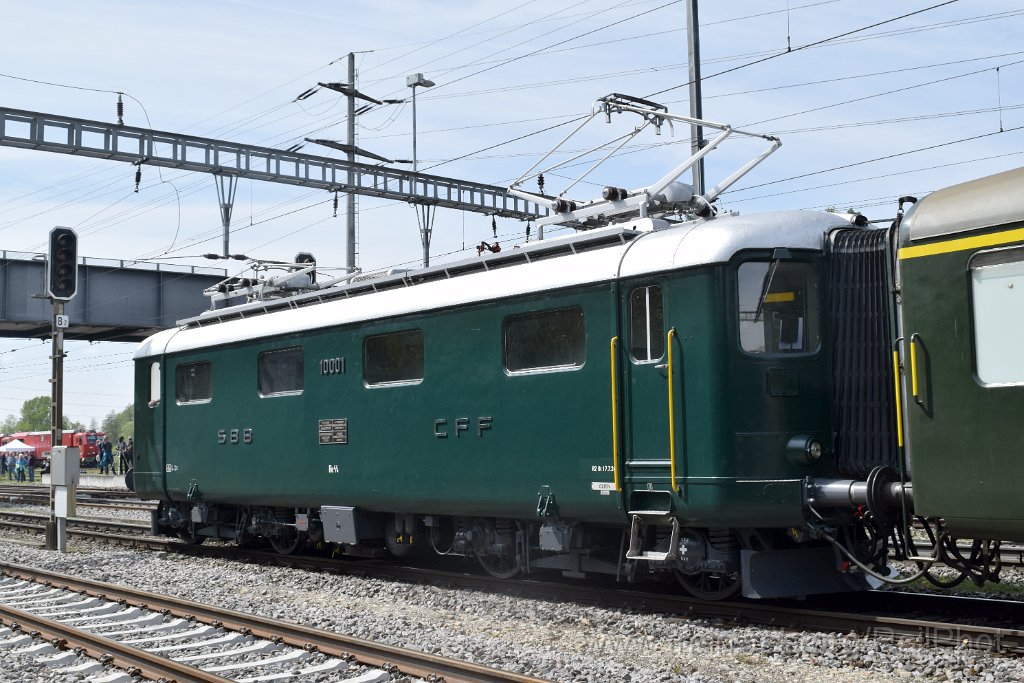 9678-0001-270425.jpg - SBB-CFF Re 4/4' 10001 / Etzwilen 27.4.2025