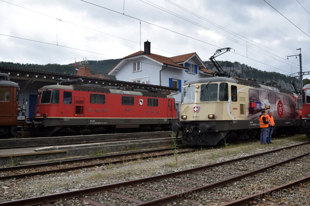 9356-0040-140924.jpg - SBB-CFF Re 4/4" 11239 "Porrentruy" + Re 420.251-1 "175 ans de chemin de fer en Suisse" / Balsthal (Dépot) 14.9.2024