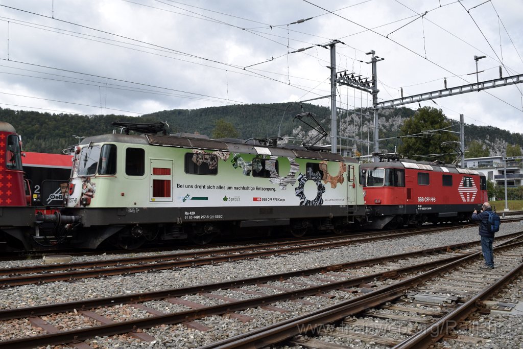 9358-0027-140924.jpg - SBB-CFF Re 420.230-5 + Re 420.257-8 "Nachhaltige Entsorgung" / Balsthal (Dépot) 14.9.2024