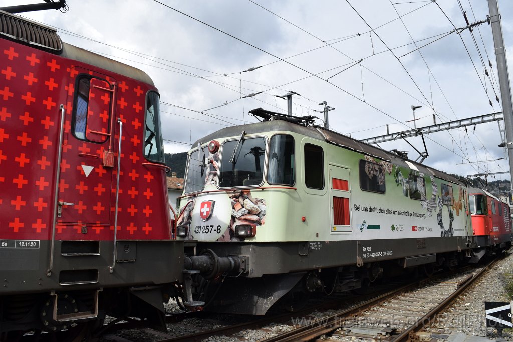 9359-0026-140924.jpg - SBB-CFF Re 420.257-8 "Nachhaltige Entsorgung" + Re 420.230-5 / Balsthal (Dépot) 14.9.2024