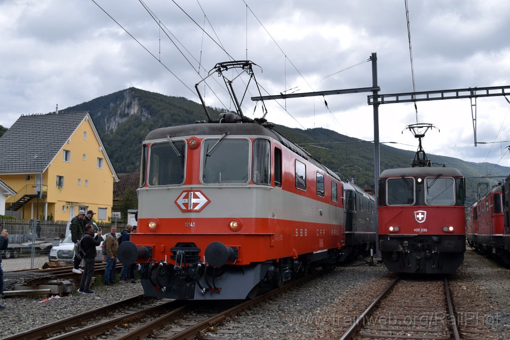 9360-0028-140924.jpg - SBB-CFF Re 420.230-5 + Re 4/4" 11141 + Re 4/4" 11173 / Balsthal (Dépot) 14.9.2024