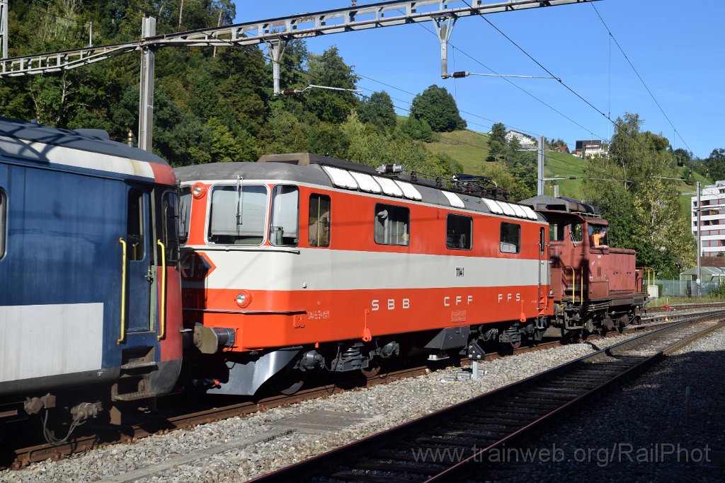 10002-0049-060925.jpg - DVZO Em 3/3 18815 "Sara" + DSF Re 4/4" 11141 / Bauma 6.9.2025