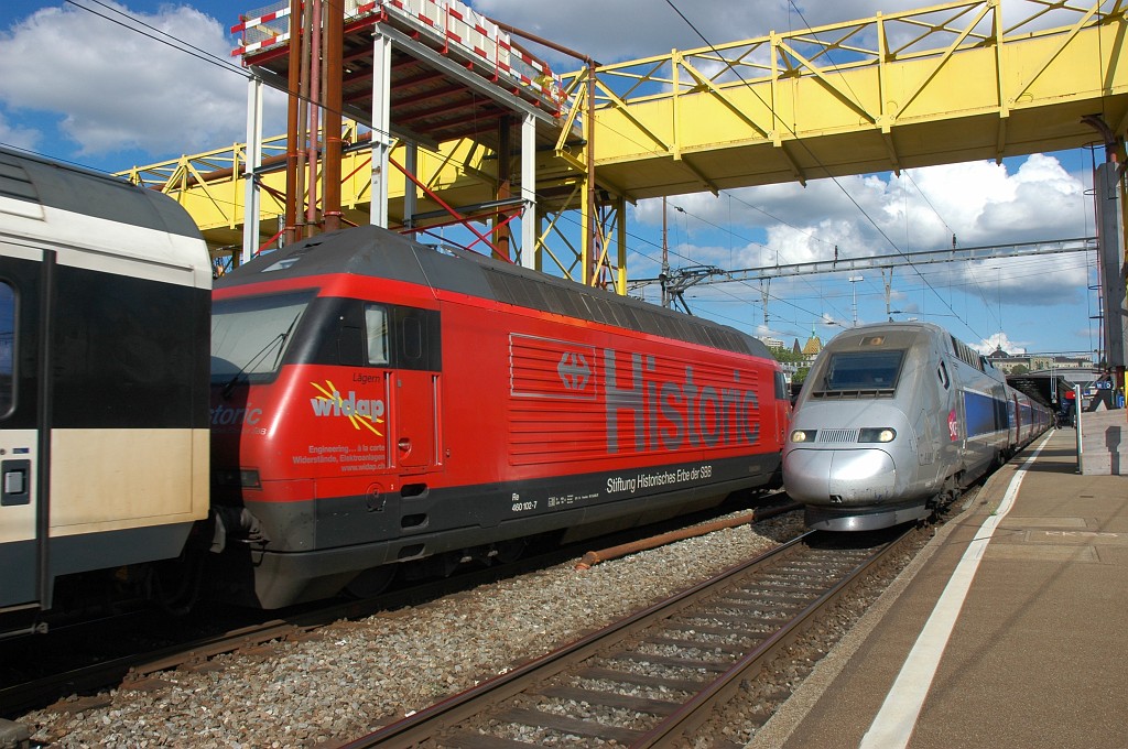 1706-0024-250709.jpg - SNCF TGV 384.008 / 4404 + SBB-CFF Re 460.102-7 «Lägern / SBB Historic» / Zürich HB 25.7.2009