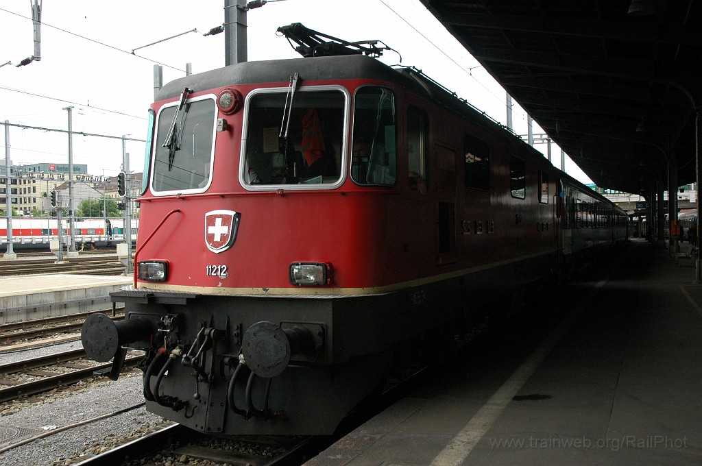 1889-0037-080610.jpg - SBB-CFF Re 4/4'' 11212 / Basel SNCF 8.6.2010
