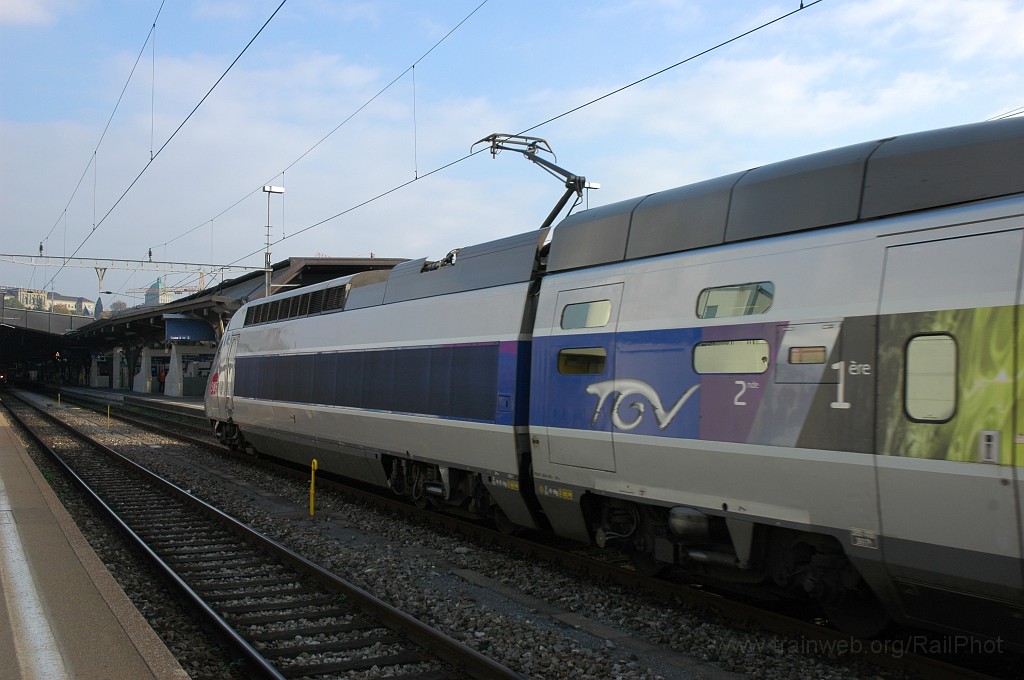 1998-0043-141010.jpg - SNCF TGV 384.019 / Zürich HB 14.10.2010