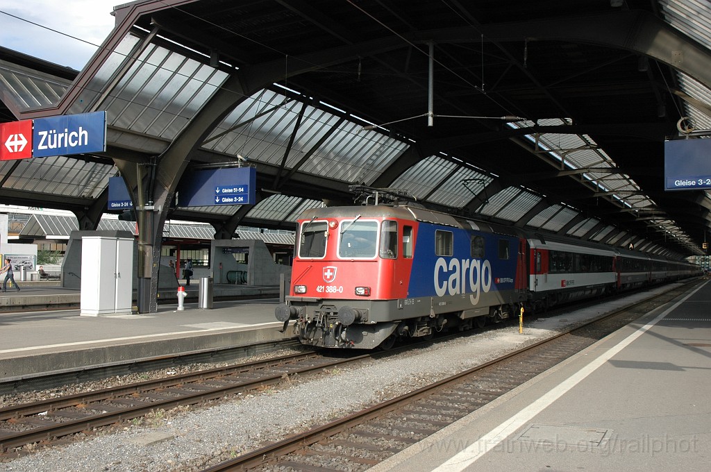 2134-0023-100611.jpg - SBB-CFF Re 421.388-0 / Zürich HB 10.6.2011