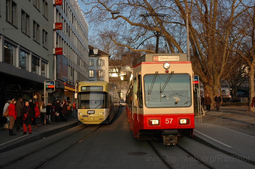 2298-0001-170112.jpg - FB Be 4/4 57 + VBZ Be 5/6 3060 «Tram Zürich West» / Bahnhof Stadelhofen 17.1.2012