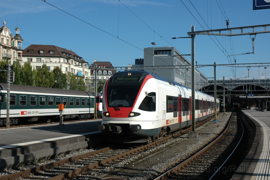 2591-0025-290812.jpg - SBB-CFF RABe 523.037 / Luzern 29.8.2012