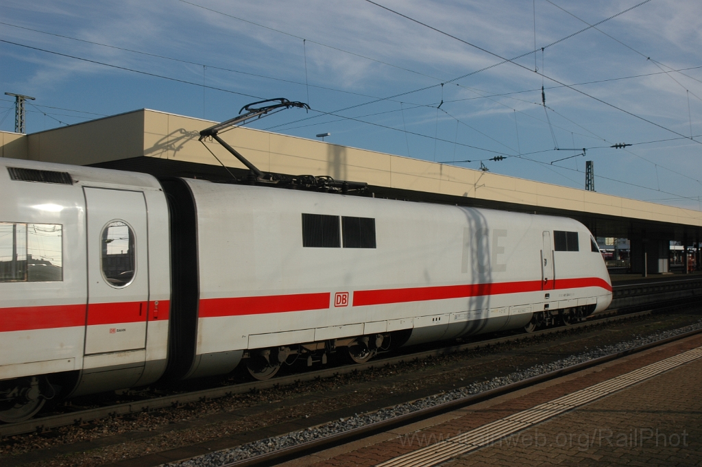 2676-0003-171112.jpg - DBAG ICE 401.584-8 «Bruchsal» / Basel Badische Bahnhof 17.11.2012