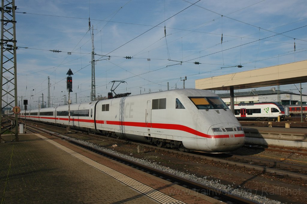 2676-0004-171112.jpg - DBAG ICE 401.584-8 «Bruchsal» / Basel Badische Bahnhof 17.11.2012