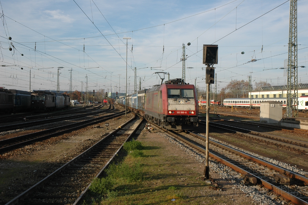 2677-0019-171112.jpg - Crossrail 185.599-8 / Basel Badische Bahnhof 17.11.2012