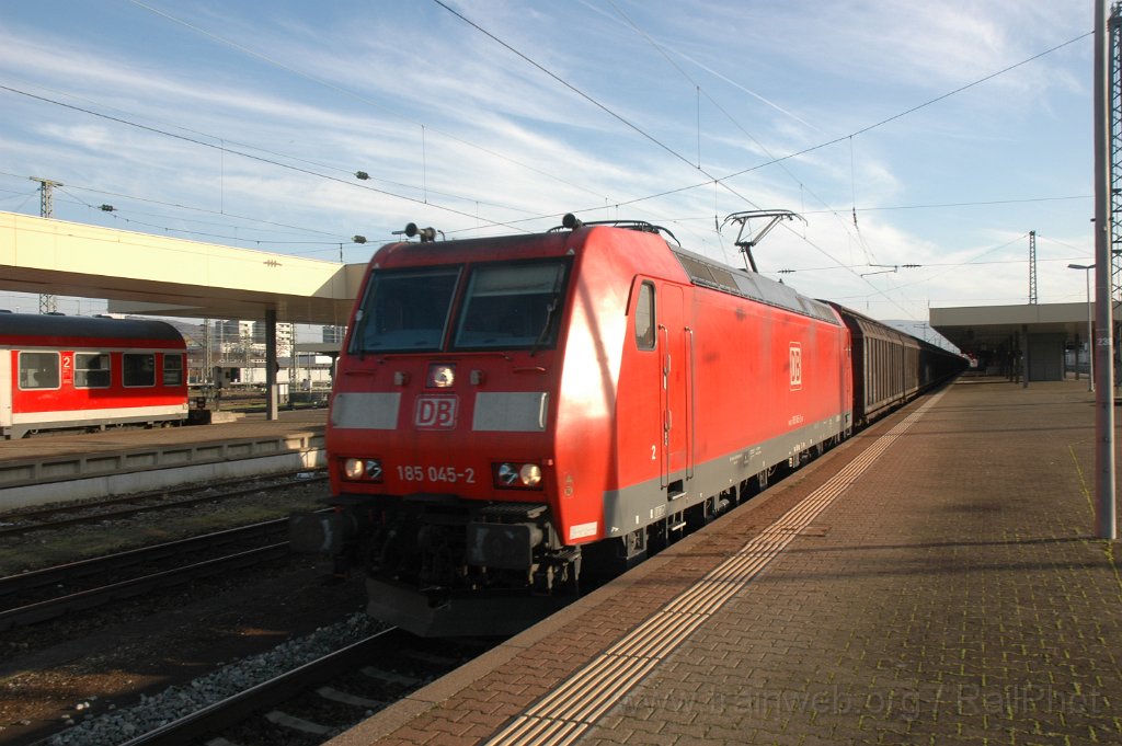 2678-0001-171112.jpg - DBAG 185.045-2 / Basel Badische Bahnhof 17.11.2012