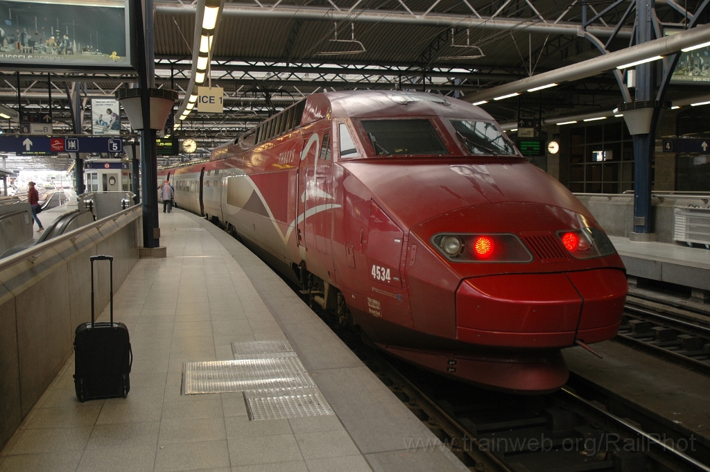 2820-0021-220513.jpg - SNCF TGV 380.068 / Bruxelles-Midi 22.5.2013