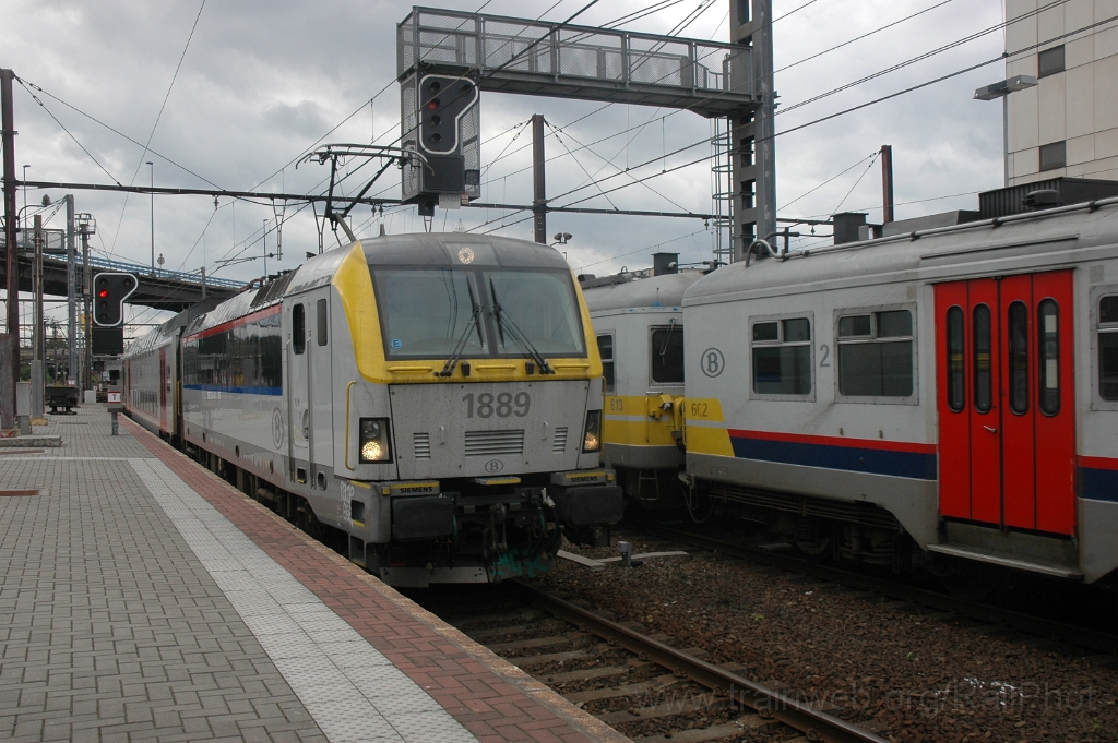 2826-0013-220513.jpg - SNCB HLE 1889 / Charleroi-Sud 22.5.2013