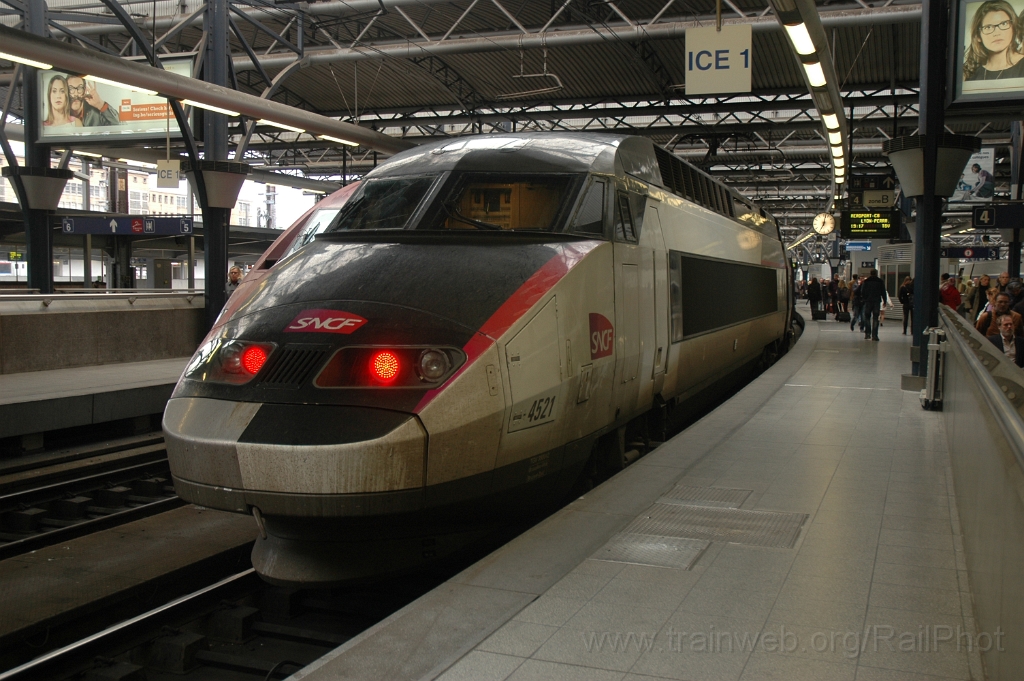 2826-0032-220513.jpg - SNCF TGV 380.042 / Bruxelles-Midi 22.5.2013