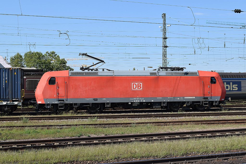 3667-0018-310815.jpg - DBAG 185.001-5 / Basel Badische Bahnhof 31.8.2015
