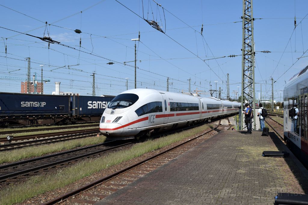 3667-0044-310815.jpg - DBAG ICE 403.526-7 "Neunkirchen" / Basel Badische Bahnhof 31.8.2015