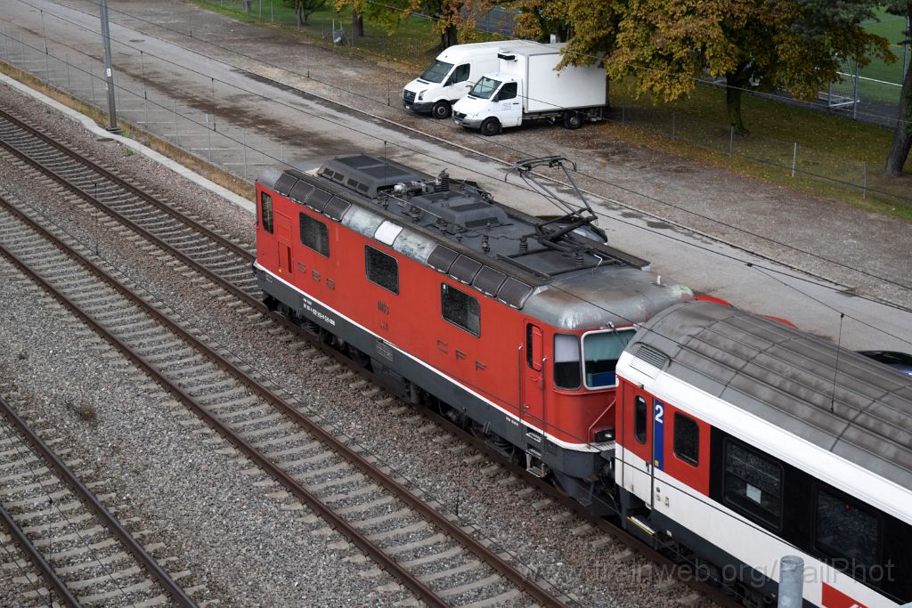 4230-0009-181016.jpg - SBB-CFF Re 4/4'' 11143 / Zürich-Mülligen (Hermetschloobrücke) 18.10.2016