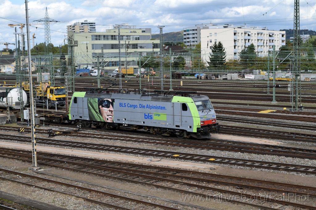 4708-0032-121017.jpg - BLS Re 486.502-8 / Basel Badische Bahnhof 12.10.2017