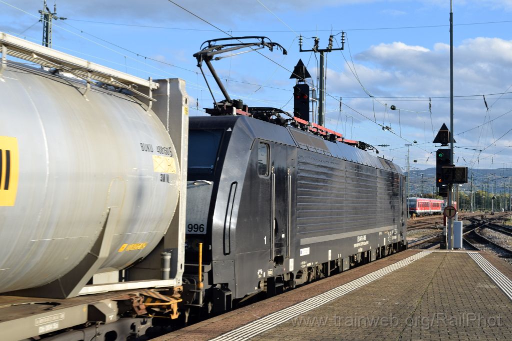 4721-0015-121017.jpg - MRCE ES 64 F4-996 / Basel Badische Bahnhof 12.10.2017