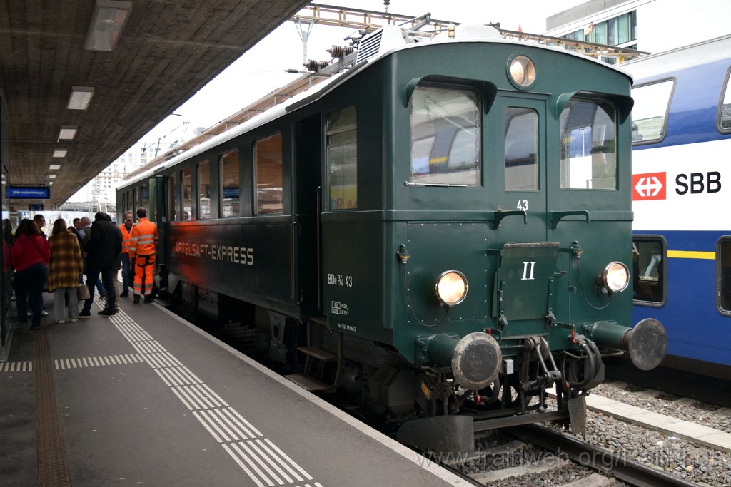 8939-0012-260124.jpg - BT BDe 3/4 43 "Möhl Apfelsaft-Express" / Zürich-Altstetten 26.1.2024
