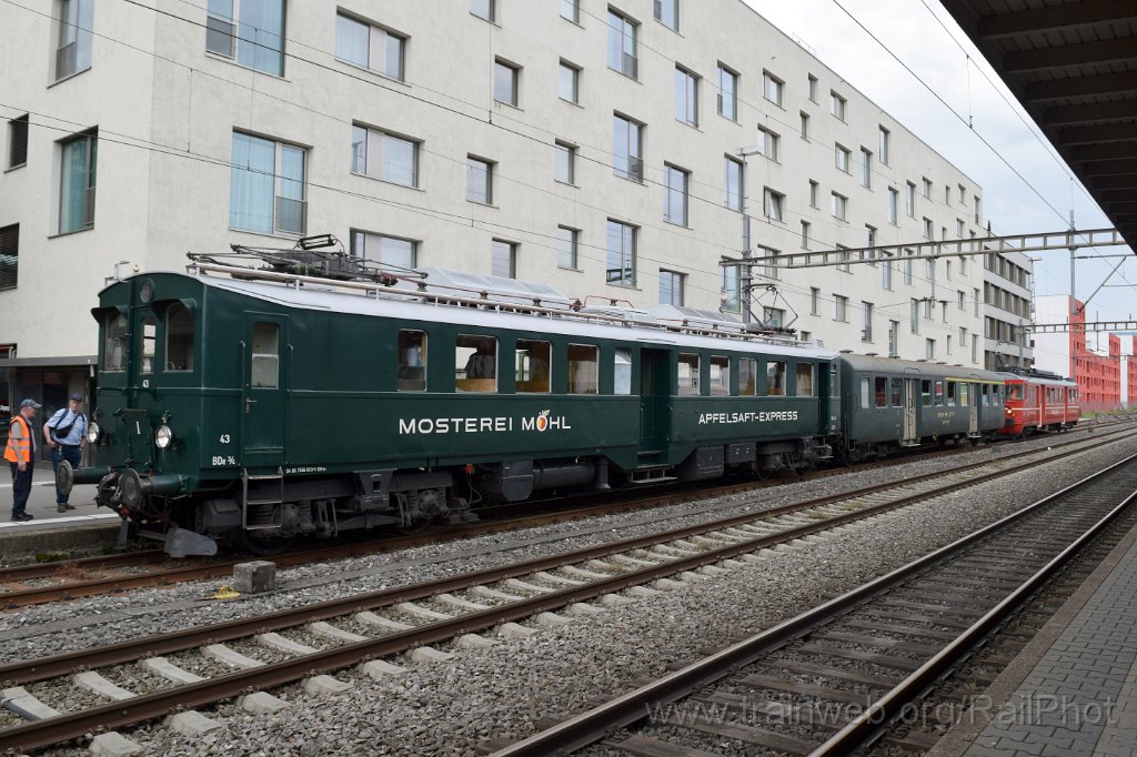 9151-0030-080624.jpg - BT BDe 3/4 43 "Möhl Apfelsaft-Express" + SBB-CFF AB4ü 3750 + SiTB BDe 4/4 92 "Horgen" / Schlieren 8.6.2024