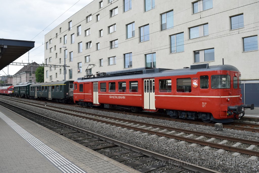 9153-0001-080624.jpg - SiTB BDe 4/4 92 "Horgen" + SBB-CFF AB4ü 3750 + BT BDe 3/4 43 "Möhl Apfelsaft-Express" + RM Bt 922 + RBDe 566.222-6 / Schlieren 8.6.2024