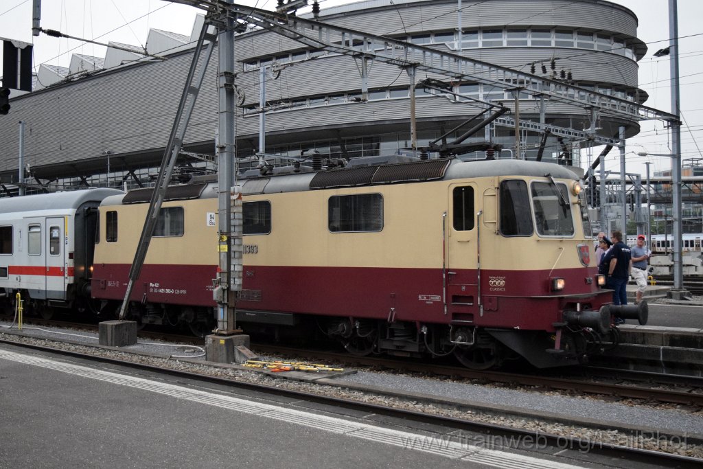 9187-0014-290624.jpg - IRSI Re 421.393-0 / Luzern 29.6.2024