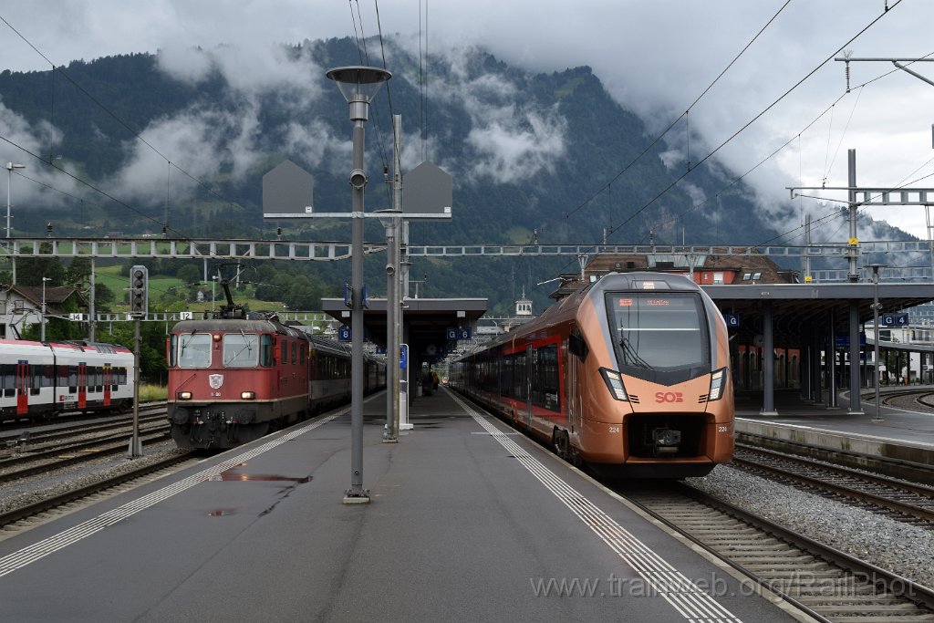 9193-0033-300624.jpg - SBB-CFF Re 4/4" 11200 + SOB RABe 526.224-1 / Arth-Goldau 30.6.2024