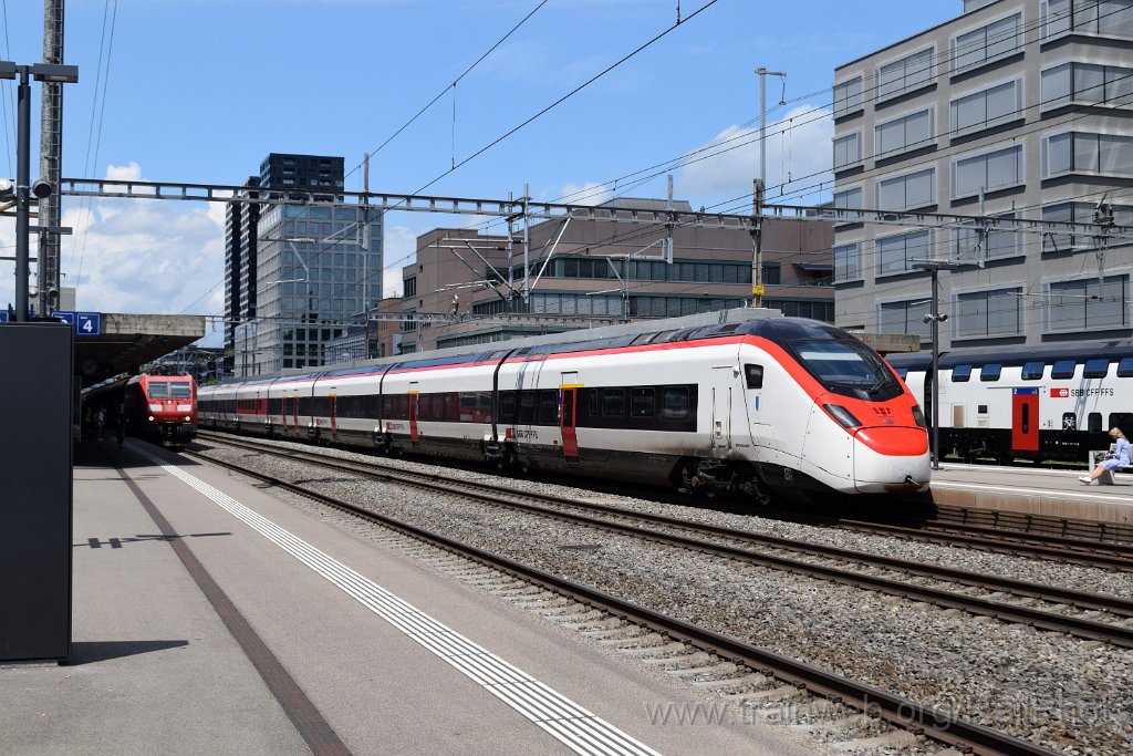 9203-0045-110724.jpg - SBB-CFF RABe 501.020 "Luzern" + DBAG 185.129-4 / Zürich-Altstetten 11.7.2024