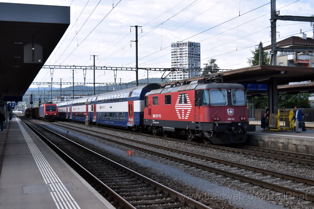 9208-0044-110724.jpg - SBB-CFF Re 420.226-3 + Re 484.017-9 / Dietikon 11.7.2024