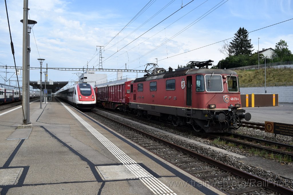 9223-0001-190724.jpg - SBB-CFF Re 4/4" 11278 "Cham" + ICN RABe 500.022 "Expo 02" / Killwangen-Spreitenbach 19.7.2024