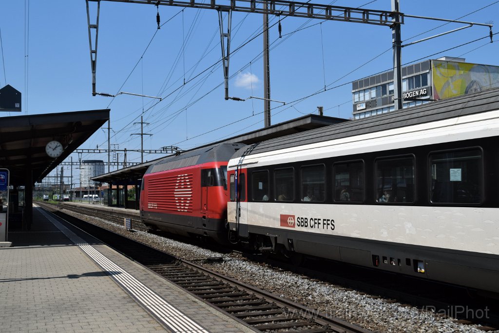 9226-0050-200724.jpg - SBB-CFF Re 460.114-2 "Cirque Knie" / Pratteln 20.7.2024