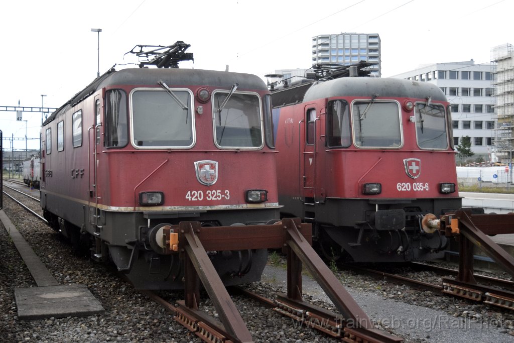 9251-0006-270724.jpg - SBB-CFF Re 4/4" 11325 + Re 620.035-6 "Muttenz" / Bülach 27.7.2024