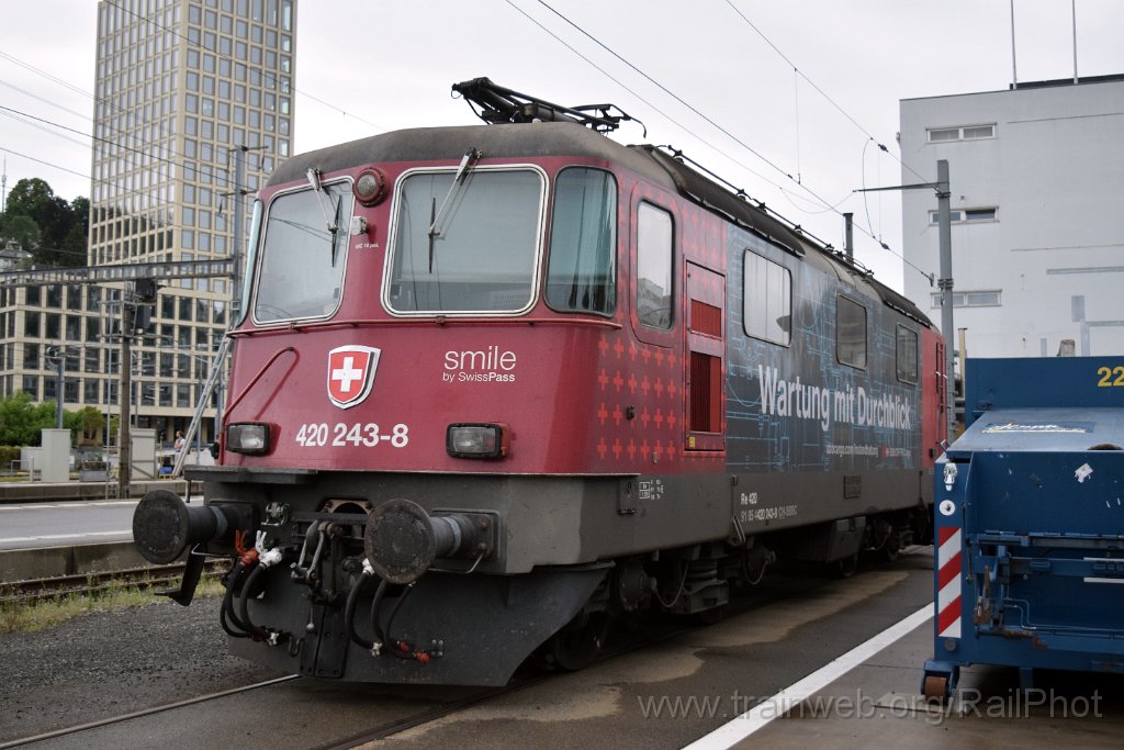 9252-0001-280724.jpg - SBB-CFF Re 420.243-8 "Wartung mit Durchblick" / St.Gallen HB 28.7.2024