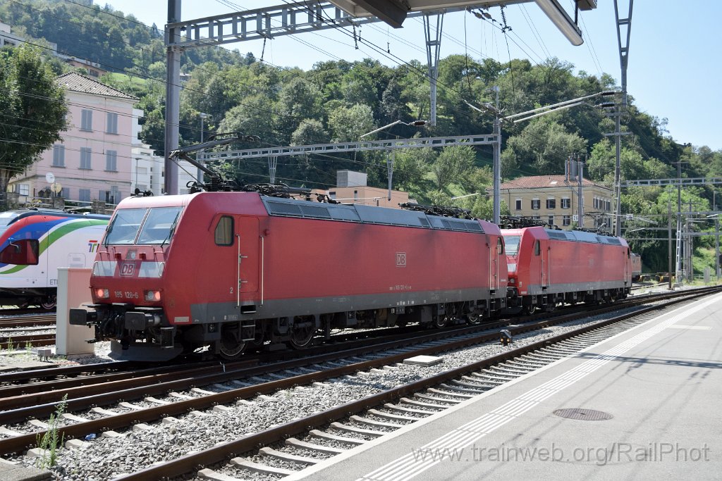 9270-0017-100824.jpg - DBAG 185.137-7 + 185.128-6 / Bellinzona 10.8.2024