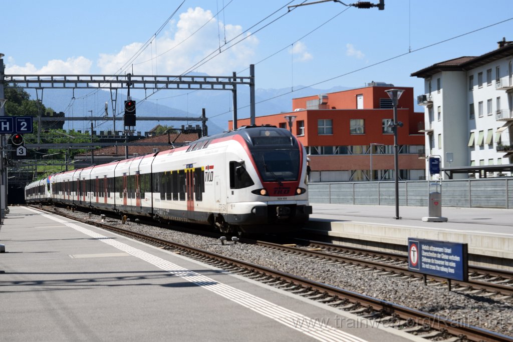 9271-0010-100824.jpg - SBB-CFF RABe 524.108 + RABe 524.016 / Bellinzona 10.8.2024