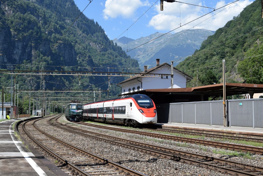 9273-0017-100824.jpg - SBB-CFF Ae 6/6 11411 "Zug" + RABe 501.029 "Simplon" / Lavorgo 10.8.2024