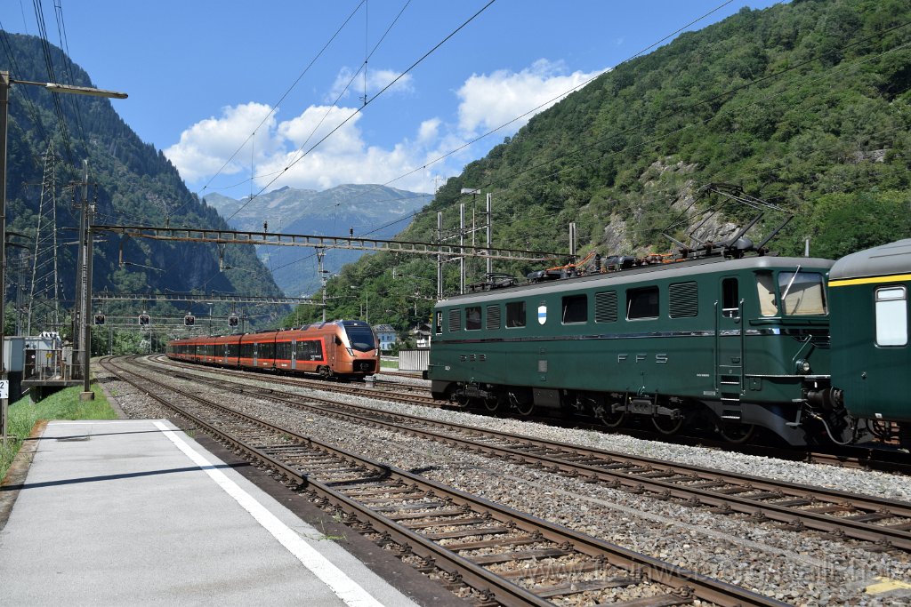 9275-0029-100824.jpg - SBB-CFF Ae 6/6 11411 "Zug" + SOB RABe 526.215-9 / Lavorgo 10.8.2024