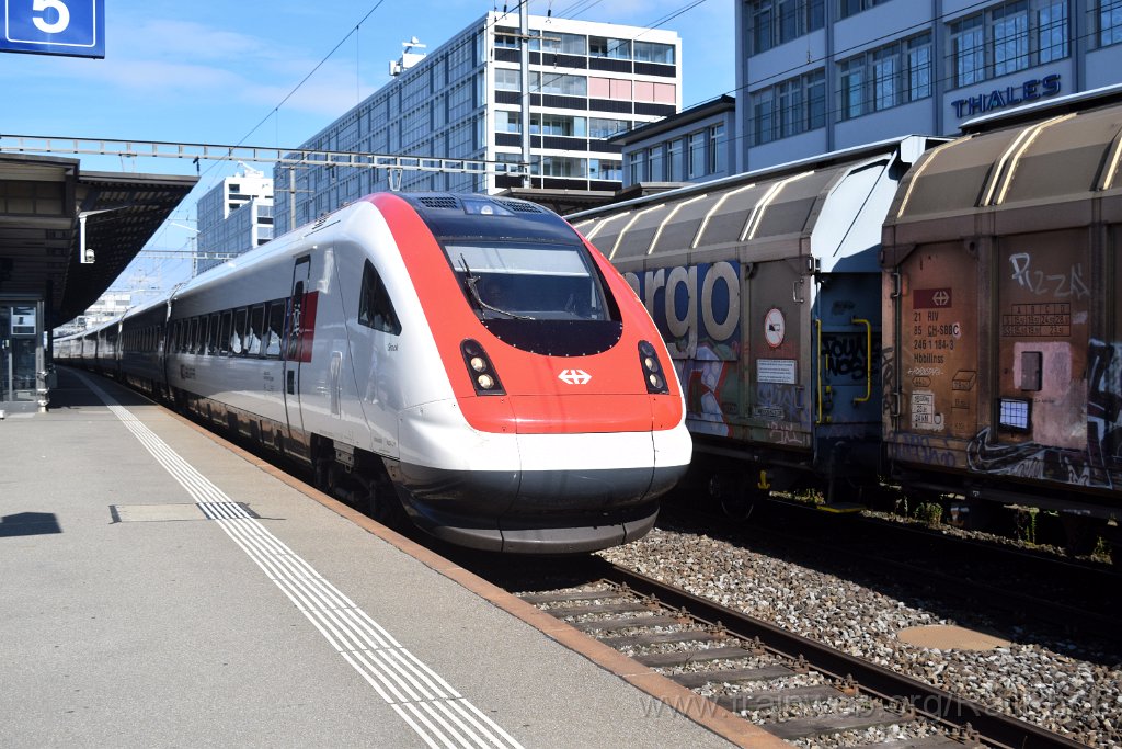 9291-0015-190824.jpg - SBB-CFF ICN RABe 500.037 "Grock" / Aarau 19.8.2024