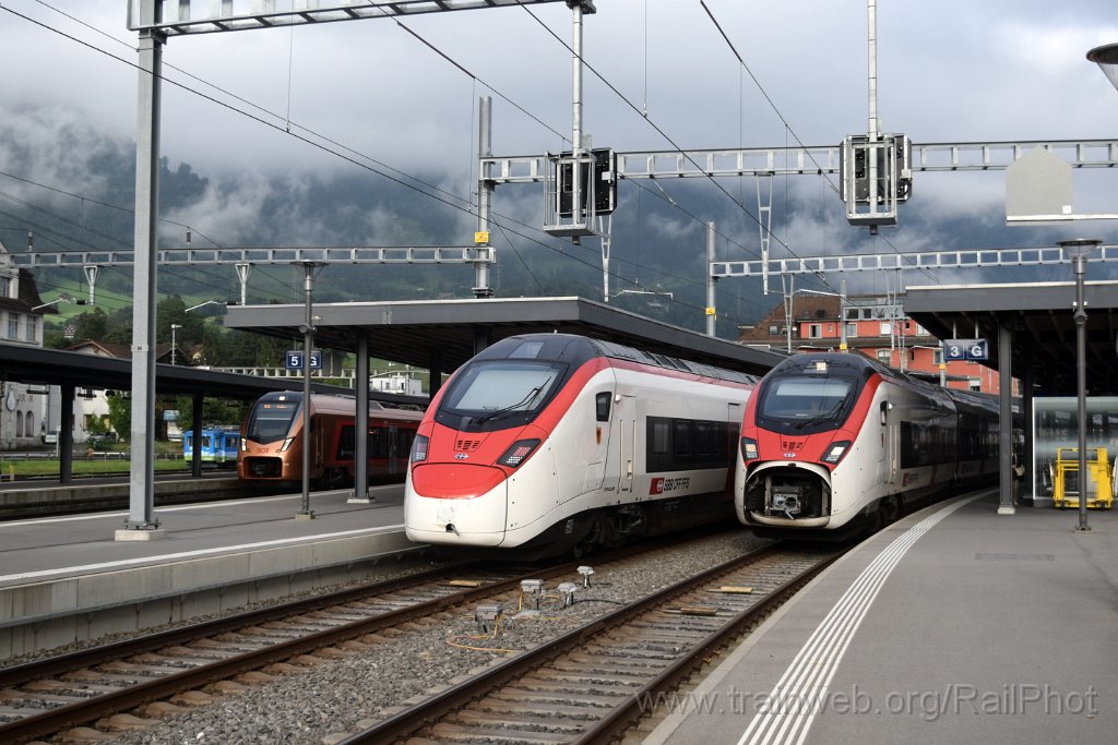 9294-0025-200824.jpg - SBB-CFF RABe 501.007 "Uri" + RABe 501.025 "Genève" + SOB RABe 526.210-0 / Arth-Goldau 20.8.2024