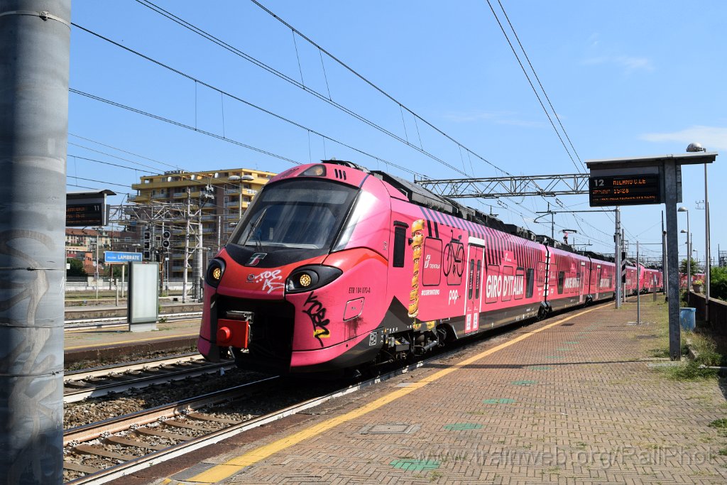 9306-0035-200824.jpg - FS ETR 104.070-A "Giro d'Italia" / Milano Lambrate 20.8.2024