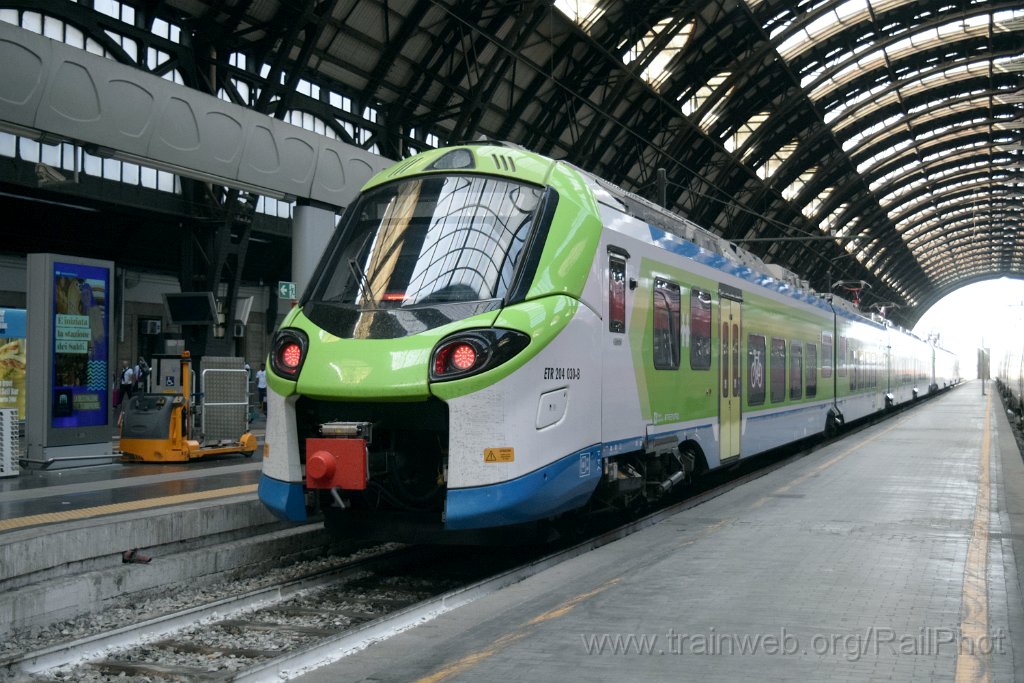 9311-0027-200824.jpg - Trenord ETR 204.030-B / Milano C 20.8.2024