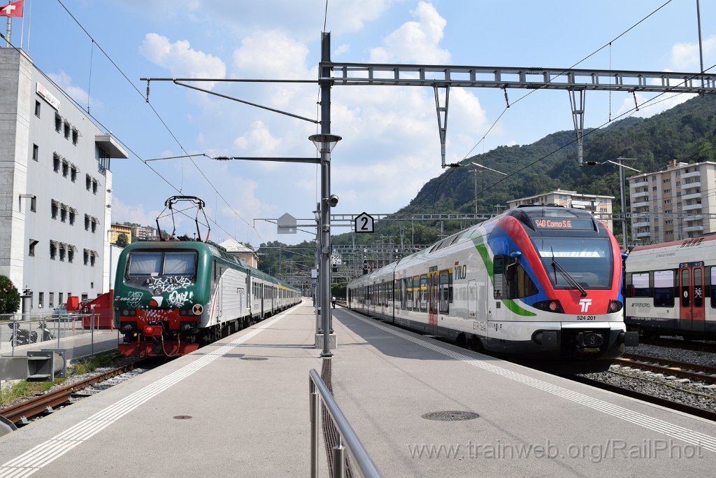 9324-0030-240824.jpg - Trenord E 464.271 + SBB-CFF RABe 524.201 / Chiasso 24.8.2024