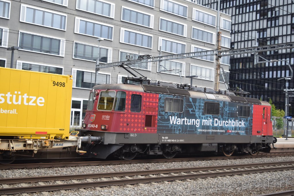 9327-0012-270824.jpg - SBB-CFF Re 420.243-8 "Wartung mit Durchblick" / Zürich-Altstetten 27.8.2024